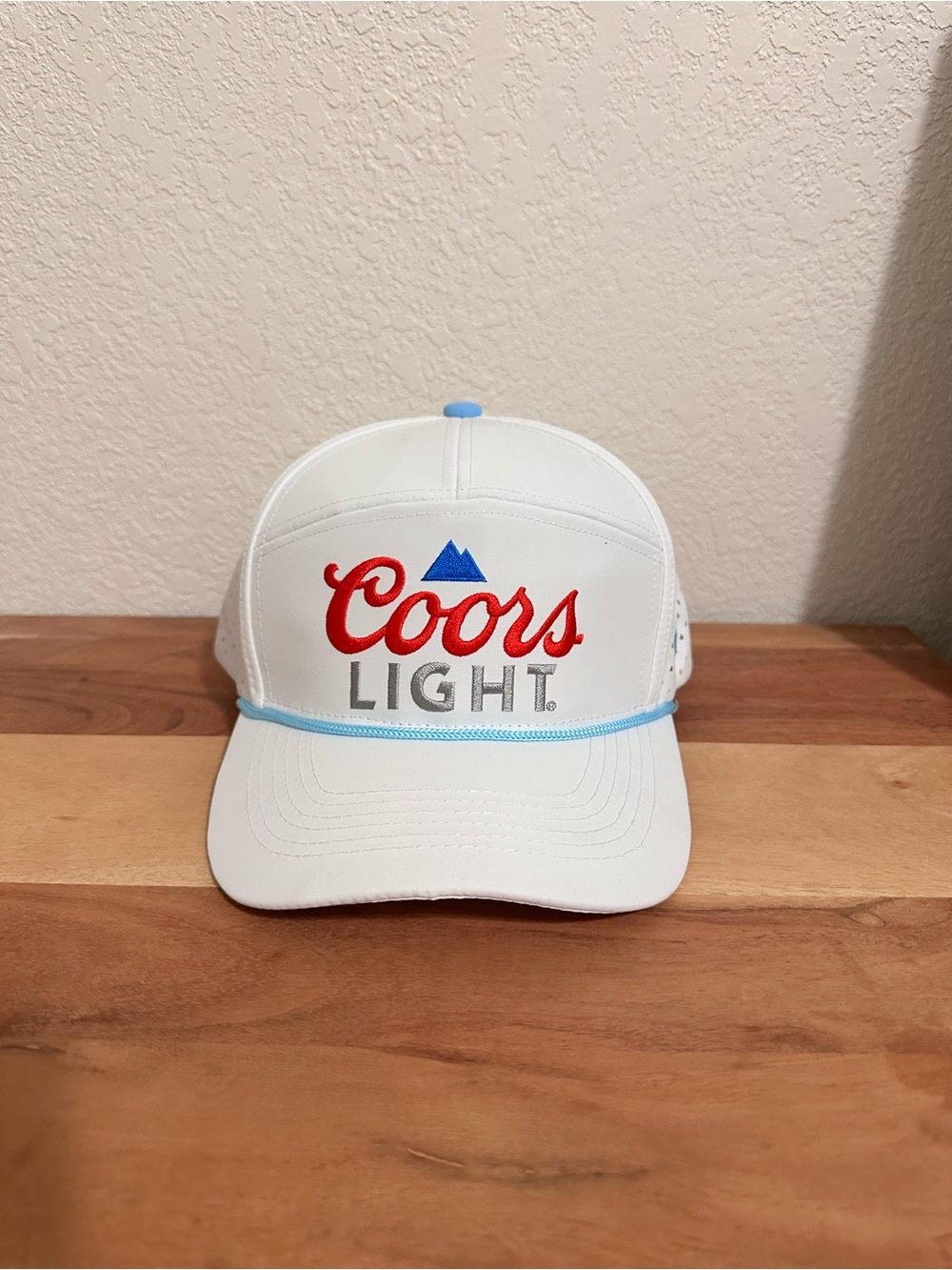 Men’s Coors Light White Logo Trucker Hat NWOT